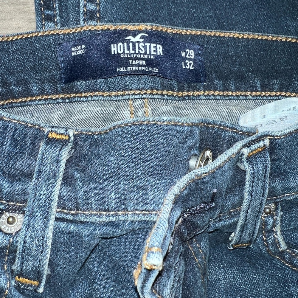 Hollister taper epic flex jeans, size 29x32